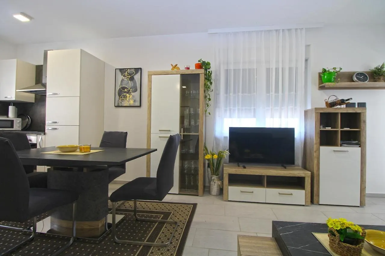 House Fazana 2283 Villa 0*,