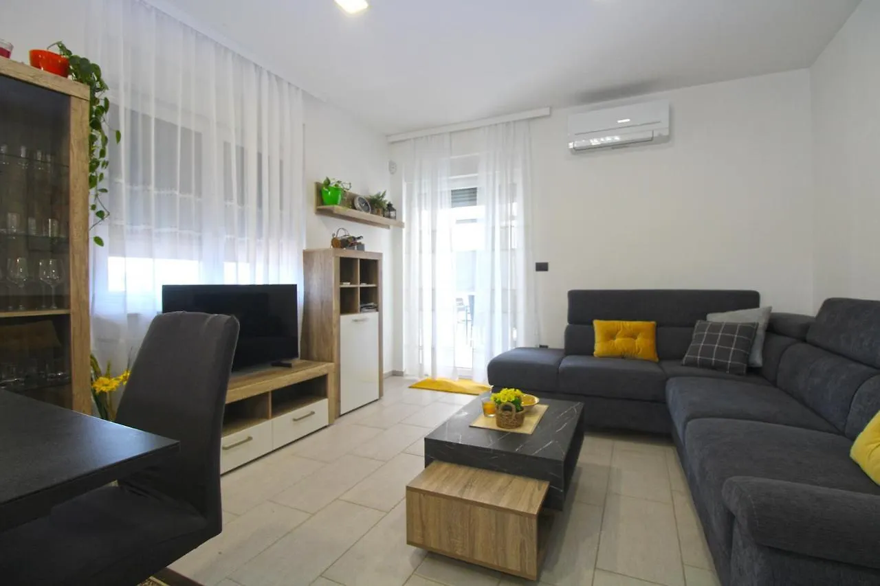 House Fazana 2283 Villa Holiday home