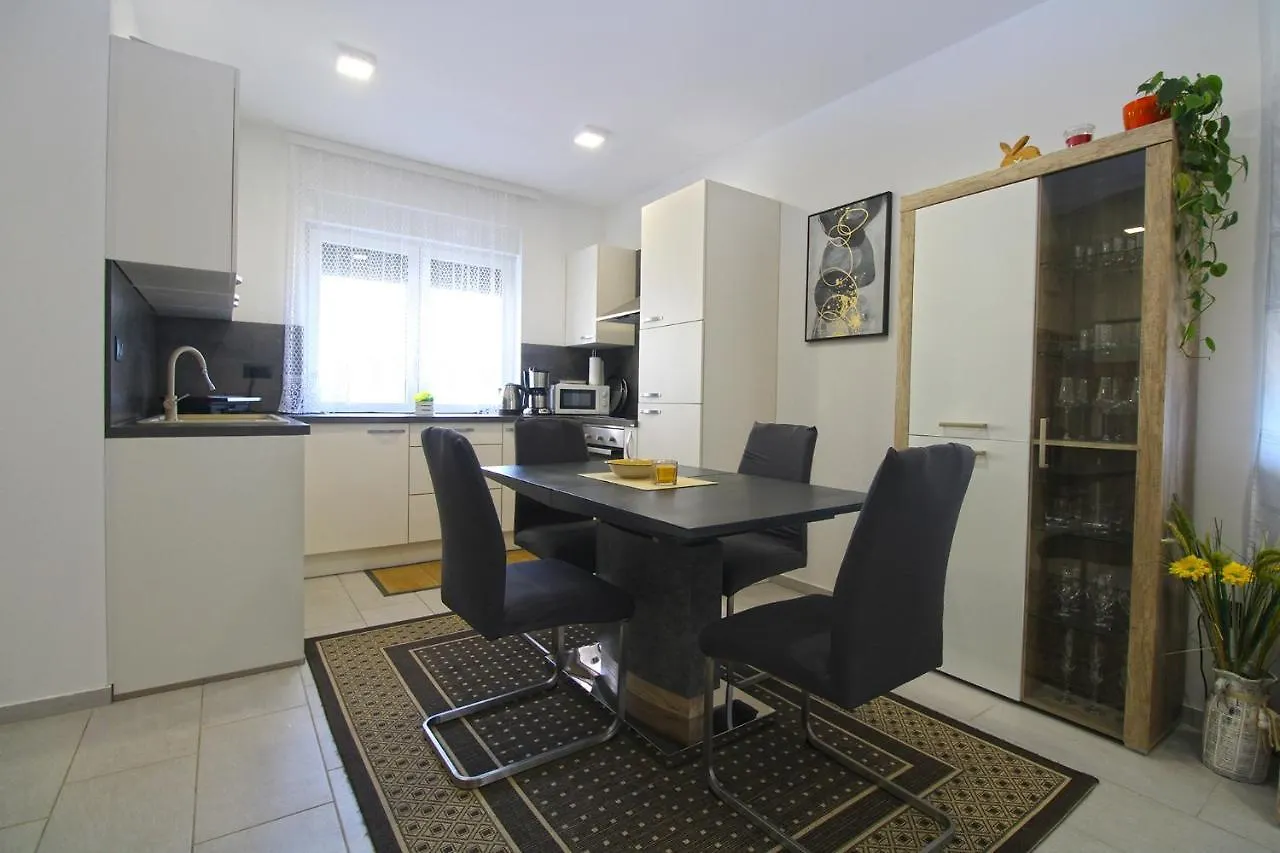 House Fazana 2283 Villa 0*,  Croatia