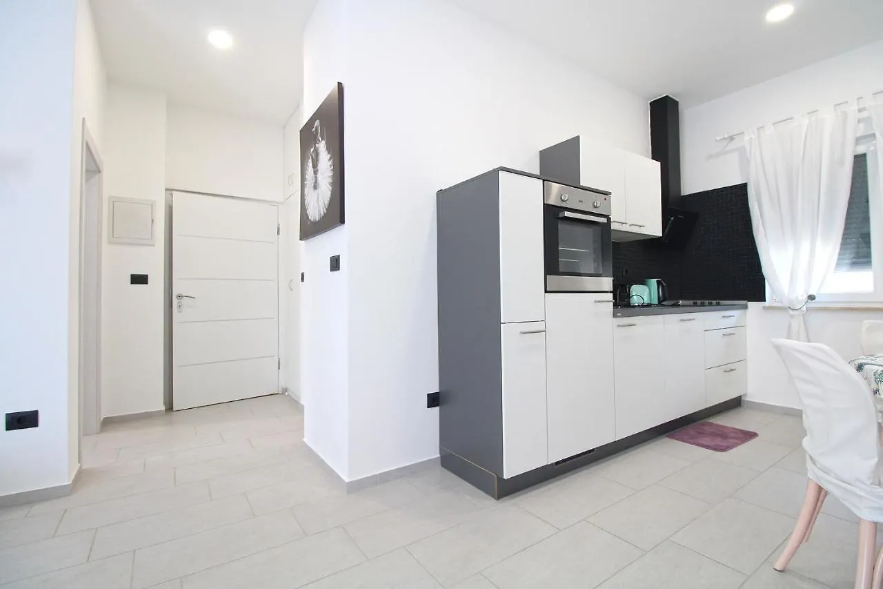 House Fazana 2283 Villa 0*,  Croatia